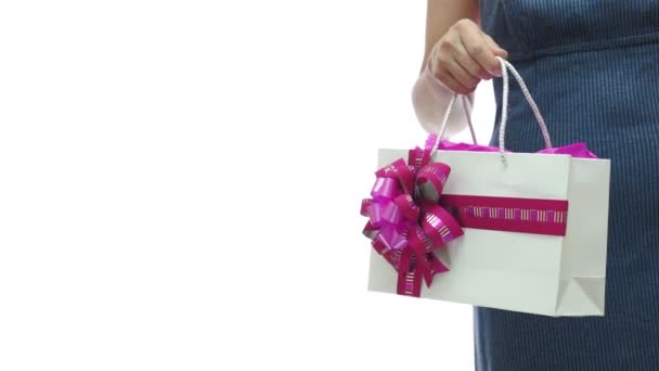 Mulher Rosa Gift Bag Copyspace — Vídeo de Stock