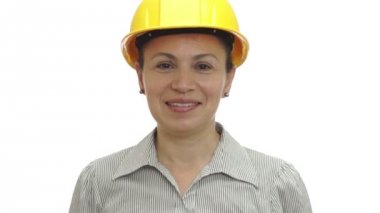 İki başparmak kadın kask vazgeçmez