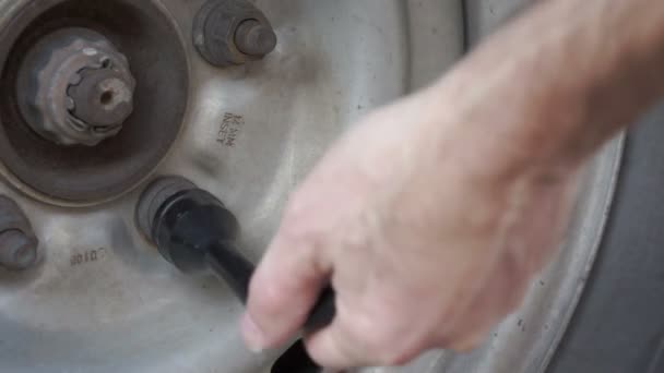 Car Tire Loosening Nut — Stock Video