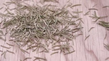 Biberiye bitki yaprak yığını Dolly