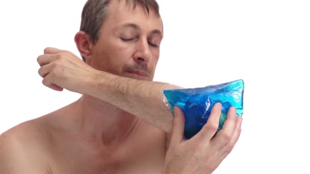 Man Cold Pack Elbow Front Flexing — Stock Video