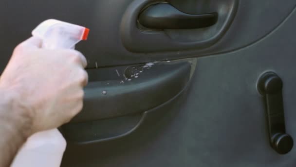 Autoreinigung Wischtuch innerhalb der Tür — Stockvideo