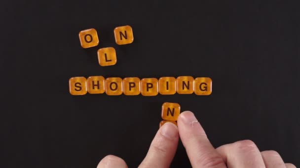 Buchstaben blockieren Online-Shopping — Stockvideo