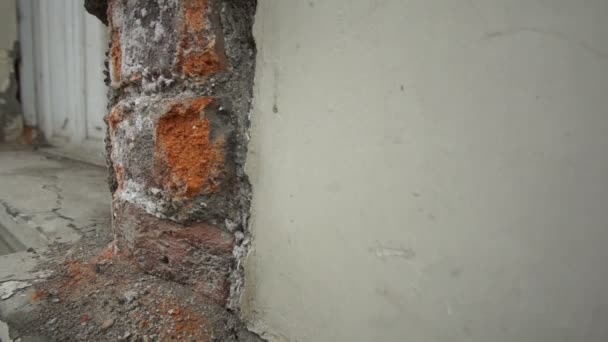 Colonial Building Rotten Bricks Pan — Stock Video