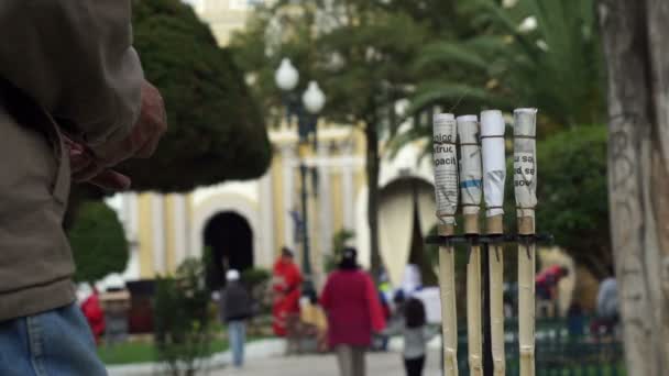 Bombero Hombre Iluminación Primer plano — Vídeos de Stock