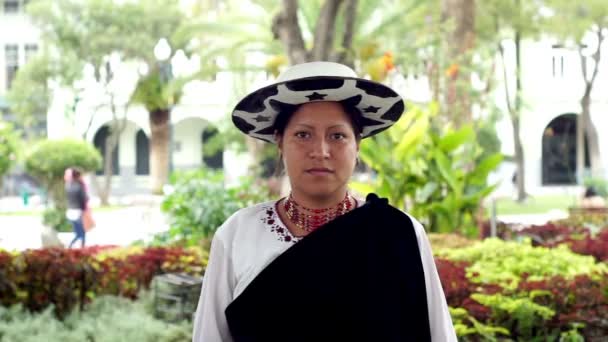 People Faces Ecuador Saraguro Mujer Retrato Far — Vídeo de stock