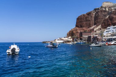 Ammoudi Körfezi manzarası - Oia 'nın dibinde, Santorini, Yunanistan, Avrupa