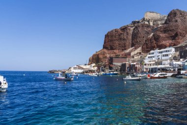 Ammoudi Körfezi manzarası - Oia 'nın dibinde, Santorini, Yunanistan, Avrupa