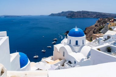 Oia 'daki Mavi Kubbeli Kiliseler, Yunanistan' daki Santorini, Avrupa