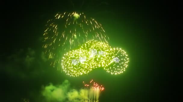 Esplosione di più fuochi d'artificio — Video Stock