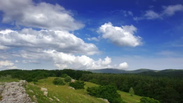 Curly clouds over the ay-petri mountains — Stock Video