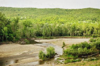 Stok fotoğraf. Ahşap dağ nehir
