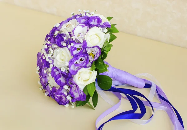 Bukiet kwiatów ślub. Pień fotografia ślubna — Zdjęcie stockowe