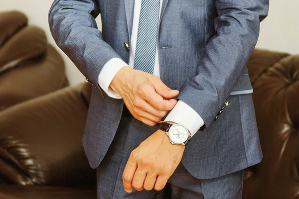 Gelukkig jonge bruidegom — Stockfoto