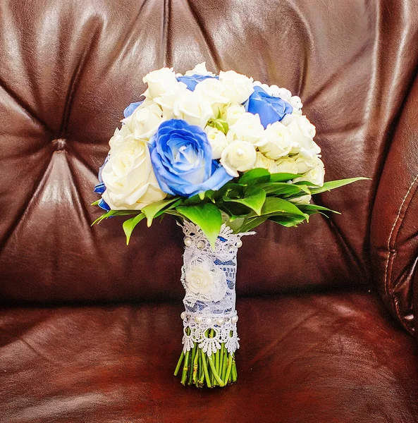 Beautiful bouquet of wedding flowers — Stock Photo, Image