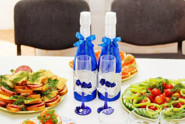 Çok güzel bir şekilde dekore edilmiş düğün tablo