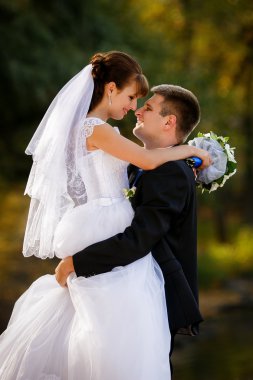 Mutlu gelin ve damat düğünlerinde