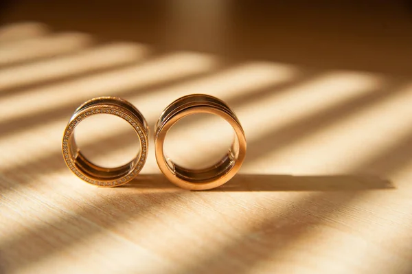 Golden Wedding Rings Close — Stock Photo, Image