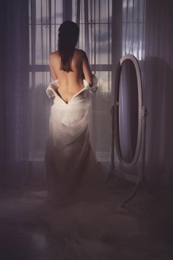 Gelin gelinlik alır