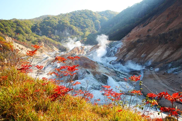 Noboribetsu, hokkaido, japan op jigokudani hel vallei — Stockfoto