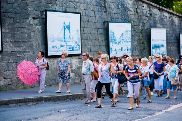 Budapeşte'deki turist grubu — Stok fotoğraf