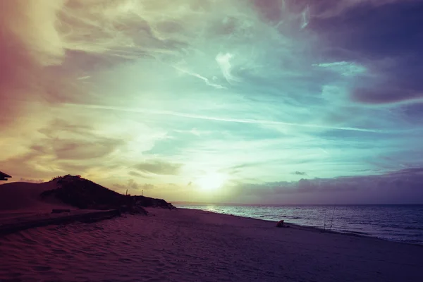 Litoral ao entardecer na Sardenha — Fotografia de Stock