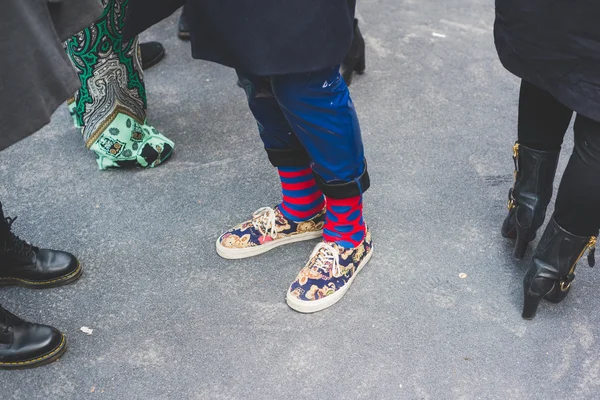 MILAN, ITALY - FEBRUARY 26, 2016: Close up on shoes and socks of — Stock Photo, Image