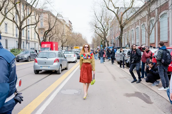 Modelos na moda durante a Milan Fashion Week — Fotografia de Stock