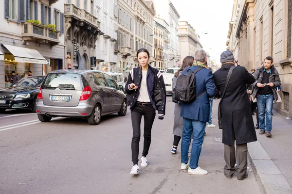 Módní modely během Milan Fashion Week — Stock fotografie