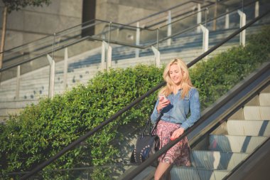 esca genç güzel kafkas sarışın kız Diz rakam