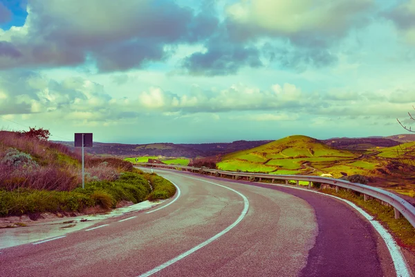 İtalyan kırsal kesimde yol — Stok fotoğraf