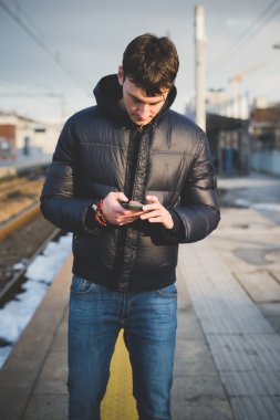 yakışıklı delikanlı