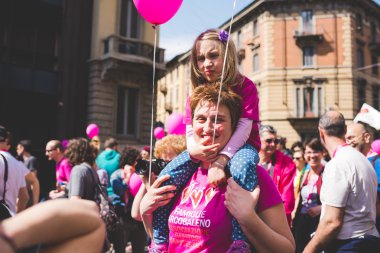 evli olmayan çiftler tezahürü Milano.  