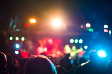bulanık kişiler izleme canlı konser