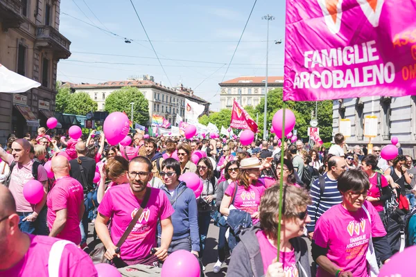 Ongehuwde paren manifestatie in Milaan. — Stockfoto