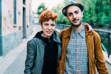 Eşcinsel arkadaşlarım poz