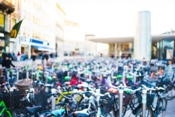 Vue floue sur beaucoup de vélos — Photo