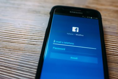 Samsung S6 Facebook app için açıldı