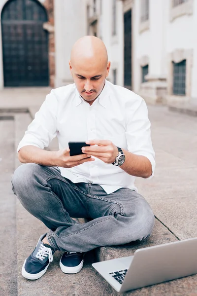 Young handsome businessman — Stock Photo, Image