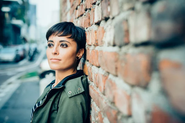 Jovem mulher bonita — Fotografia de Stock