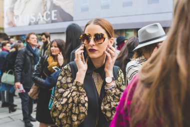Milano Moda Haftası sırasında insanlar