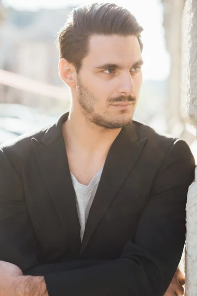 Man  in city overlooking — Stock Photo, Image