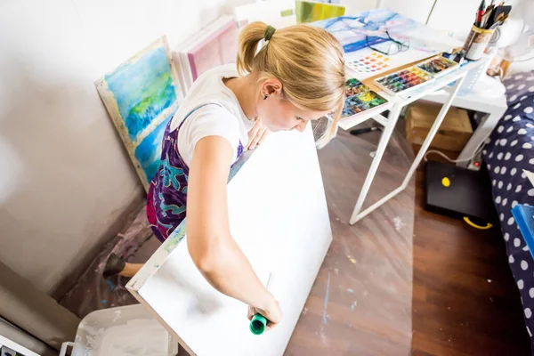 Young Artist Painter Painting Canvas Studio Gallery — Stock Photo, Image