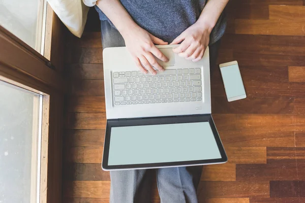 Cropped Young Woman Using Computer Smartphone Copyspace Screen Home Working — Stock Photo, Image