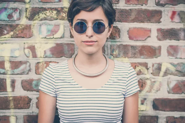 Joven mujer hipster — Foto de Stock