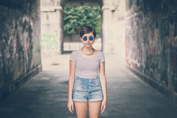 Hipster młoda kobieta — Zdjęcie stockowe