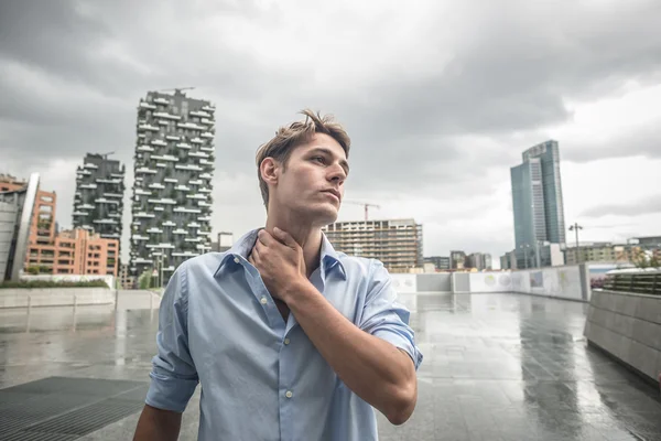 Giovane modello hansome uomo biondo — Foto Stock