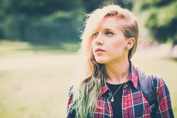 Beautiful young blonde hair woman hipster — Stock Photo, Image