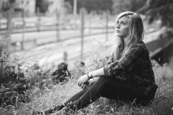 Beautiful young blonde hair woman hipster — Stock Photo, Image