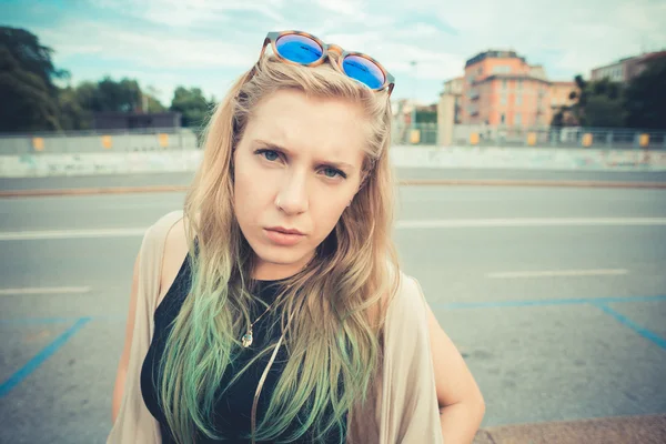 Beautiful young blonde hair woman hipster — Stock Photo, Image